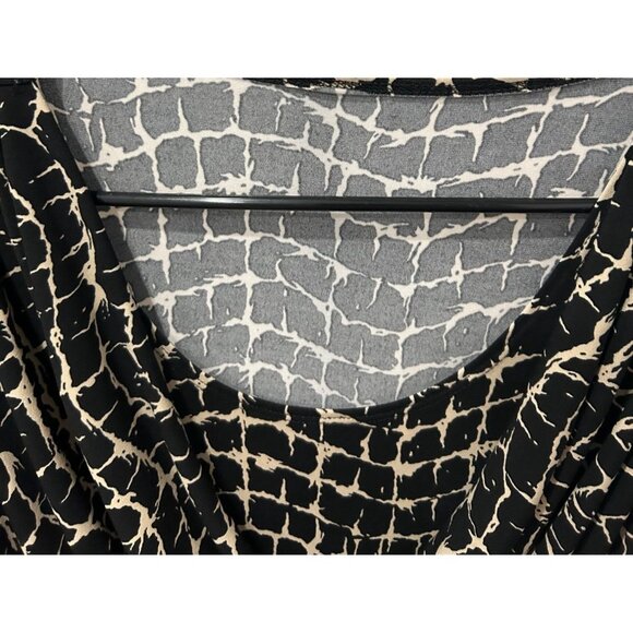 Black Beige Draped Neck Stretchy 3/4 Sleeve Patterned Top Sz MP - Picture 4 of 10